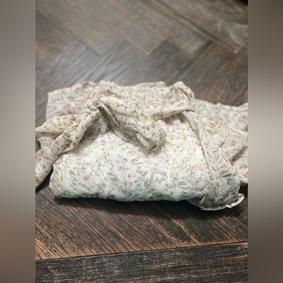 mini floral flowy mini skirt super cute! - Picture 4 of 4